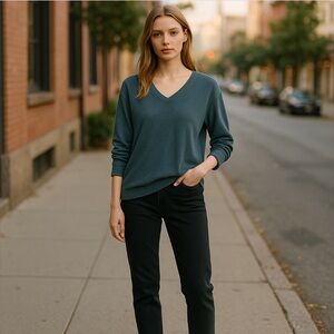 Zella Women’s Oversized Crewneck Distressed Sweatshirt Size M